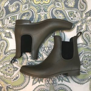 Ankle Rain Boots